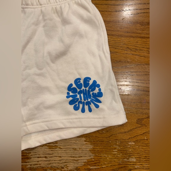 Vintage Havana, size small, cream sweatshorts. - Picture 4 of 4